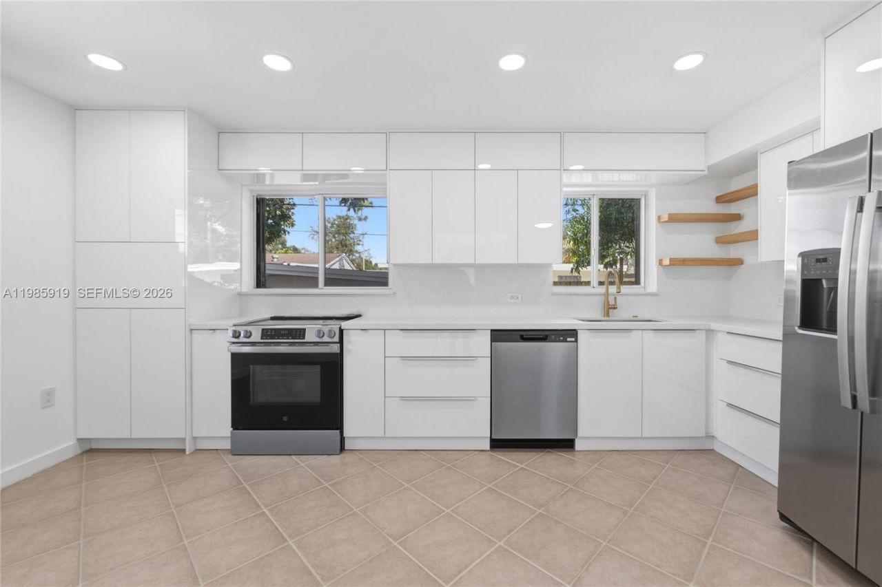 5251 SW 6th St , Miami, FL 33134 Photo