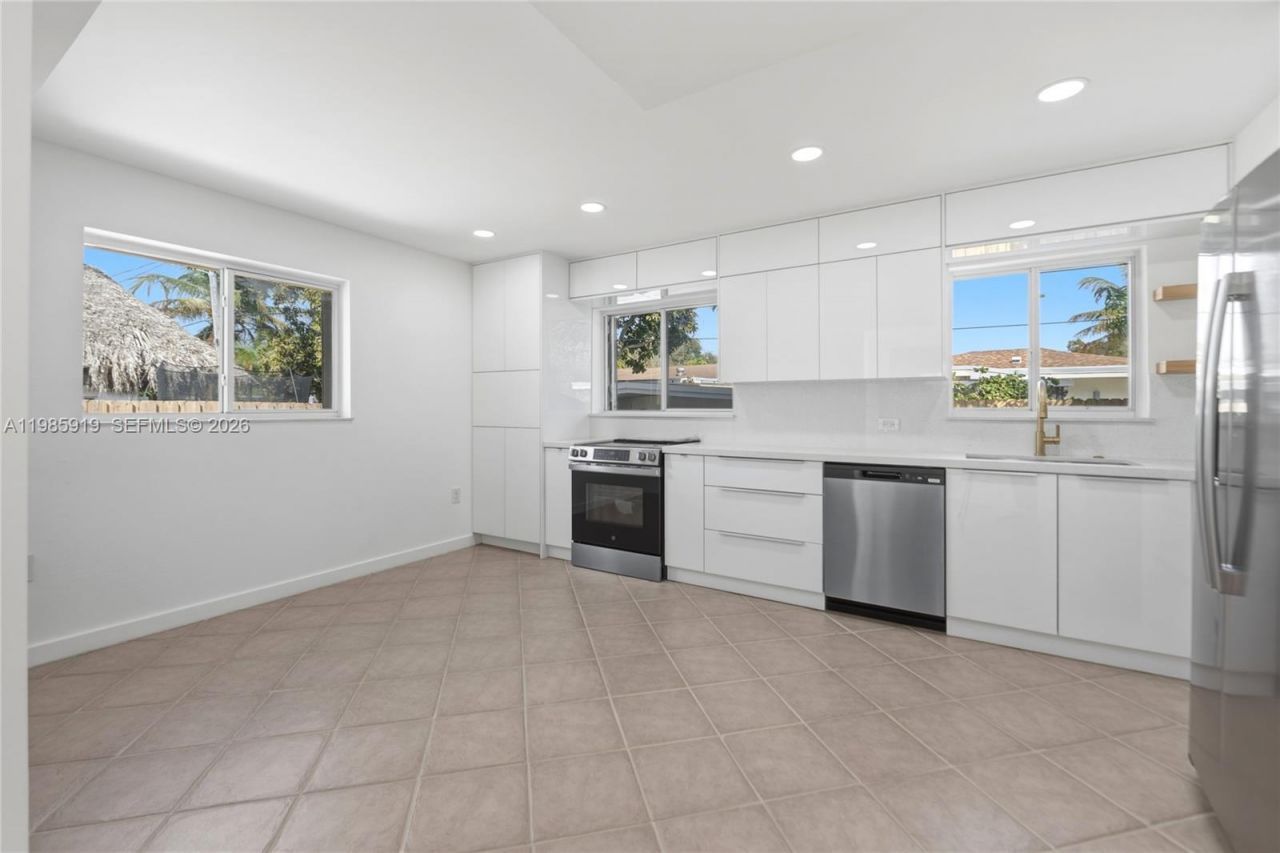 5251 SW 6th St, Miami, FL 33134 Photo