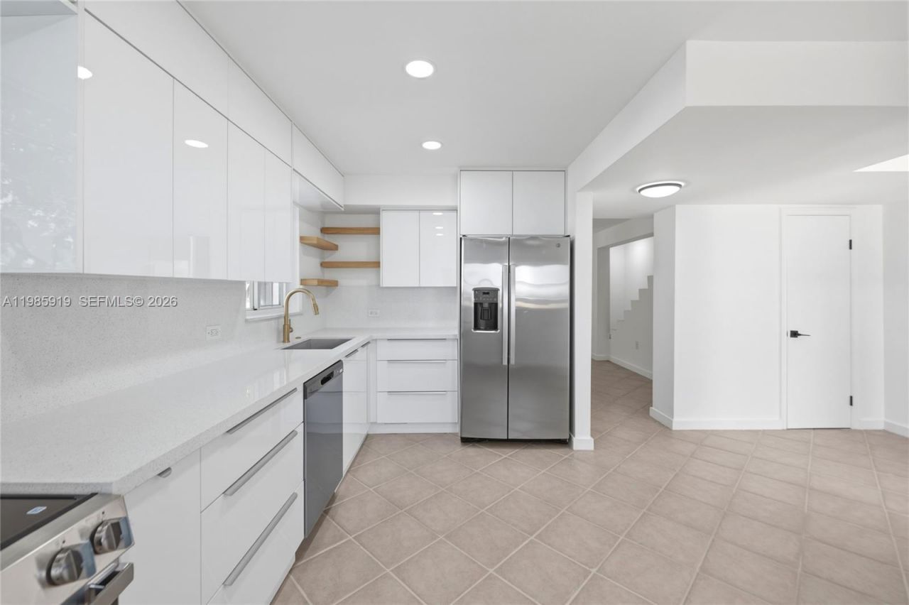 5251 SW 6th St , Miami, FL 33134 Photo