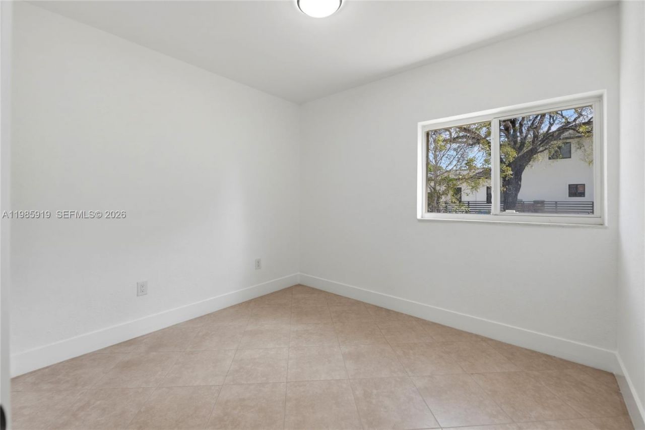 5251 SW 6th St , Miami, FL 33134 Photo