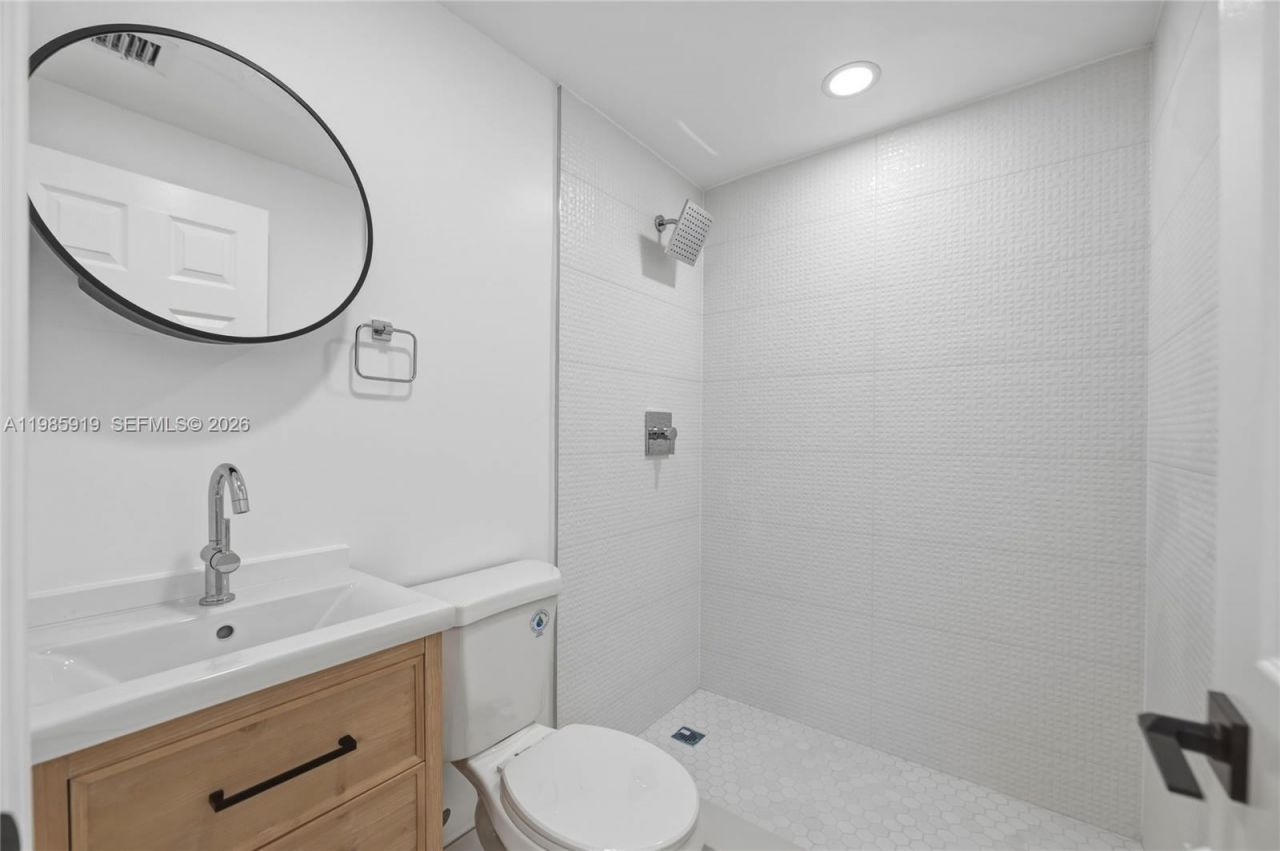 5251 SW 6th St , Miami, FL 33134 Photo