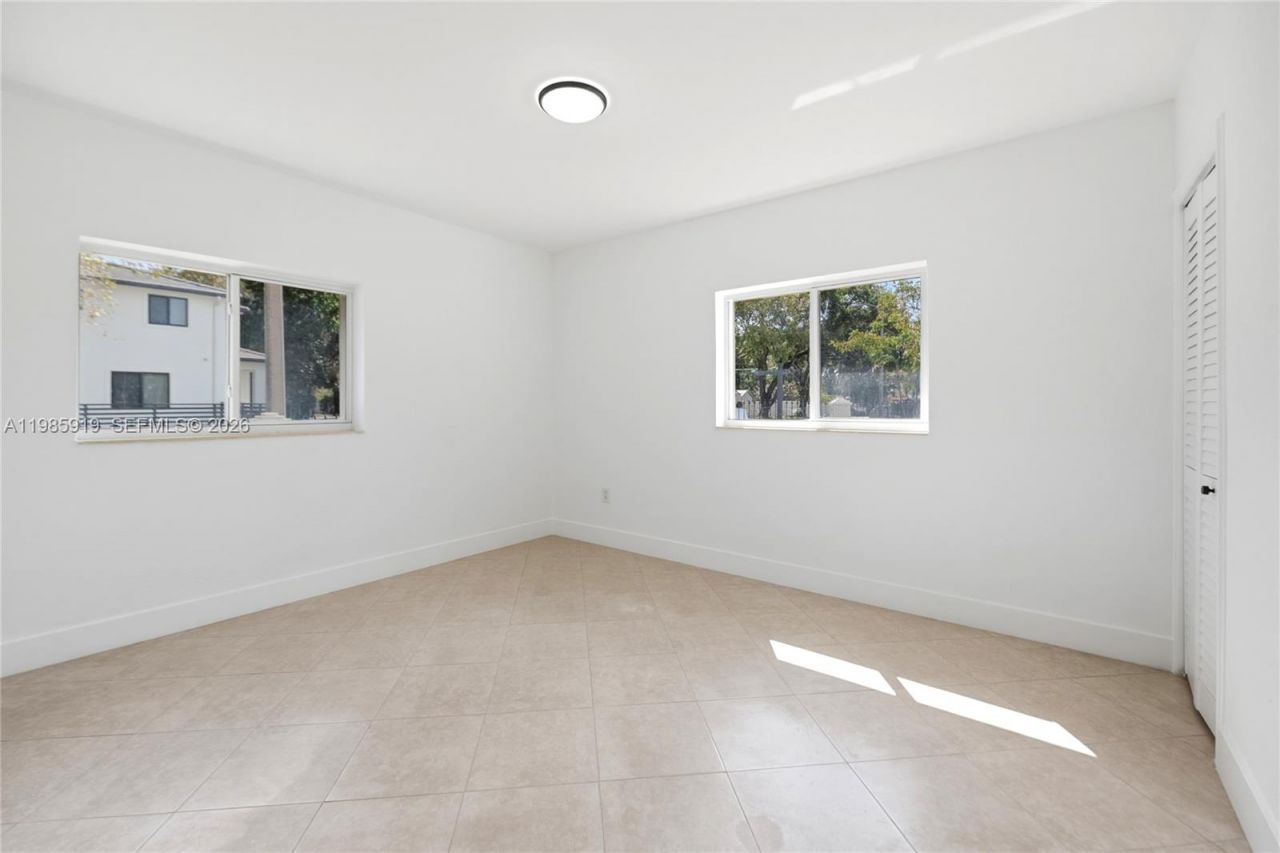 5251 SW 6th St , Miami, FL 33134 Photo