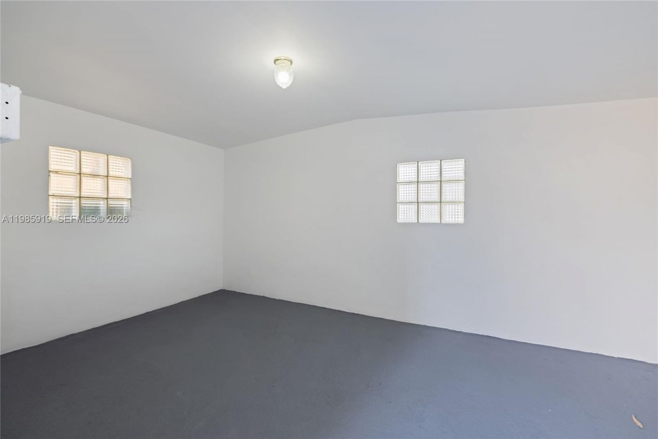 5251 SW 6th St , Miami, FL 33134 Photo