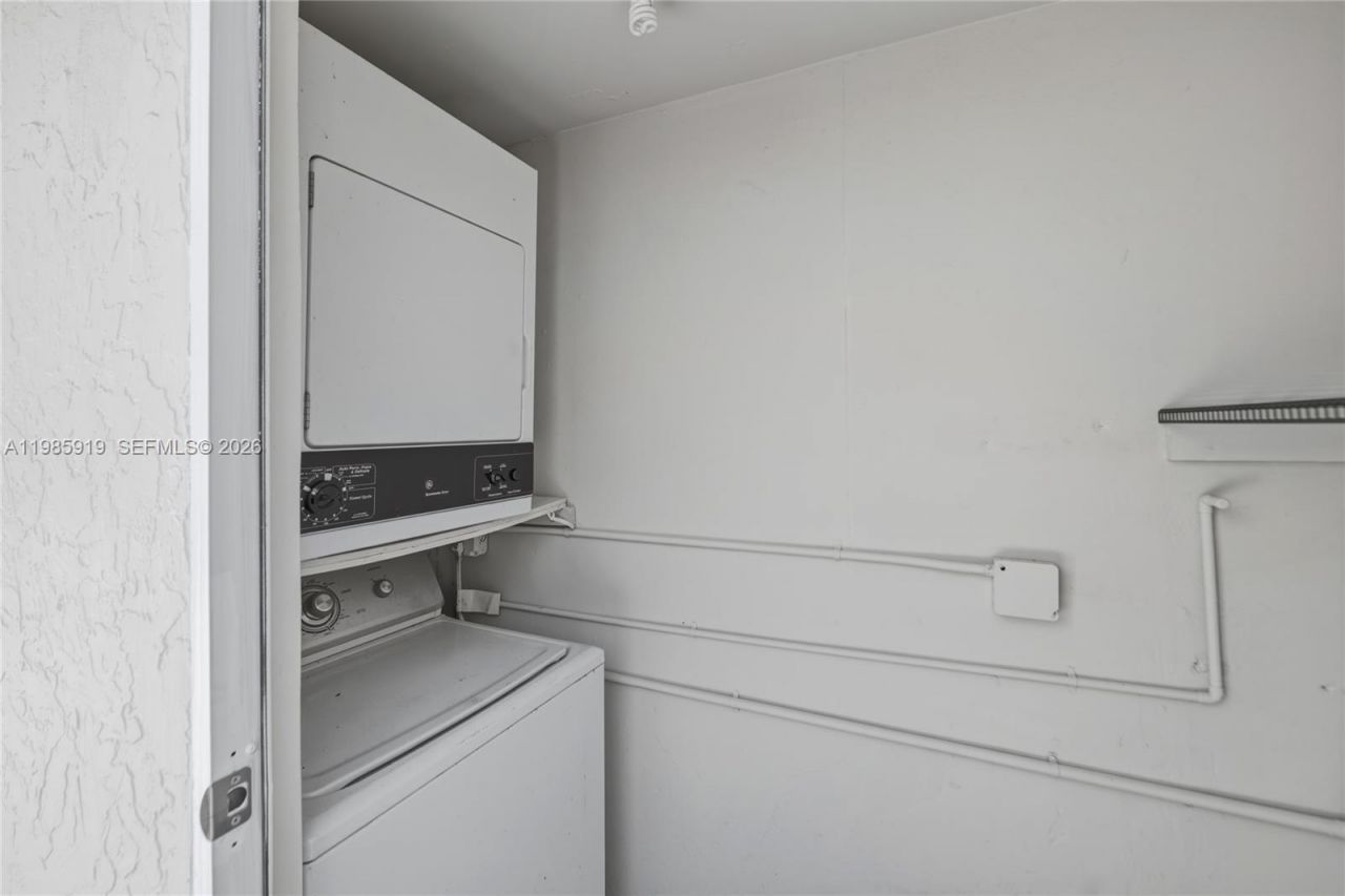 5251 SW 6th St , Miami, FL 33134 Photo