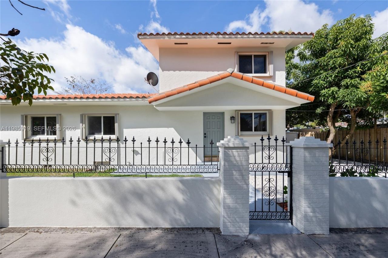 5251 SW 6th St, Miami, FL 33134 Photo