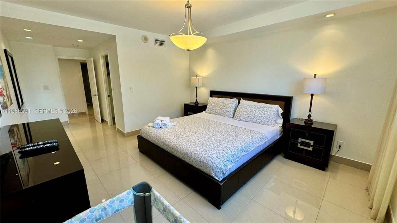 19370 Collins Ave , Unit 204, Sunny Isles Beach, FL 33160 Photo