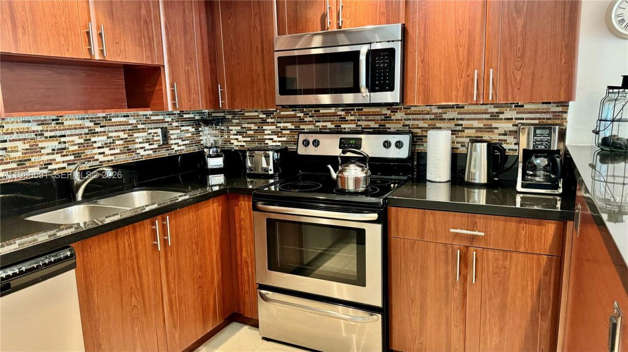 19370 Collins Ave , Unit 204, Sunny Isles Beach, FL 33160 Photo