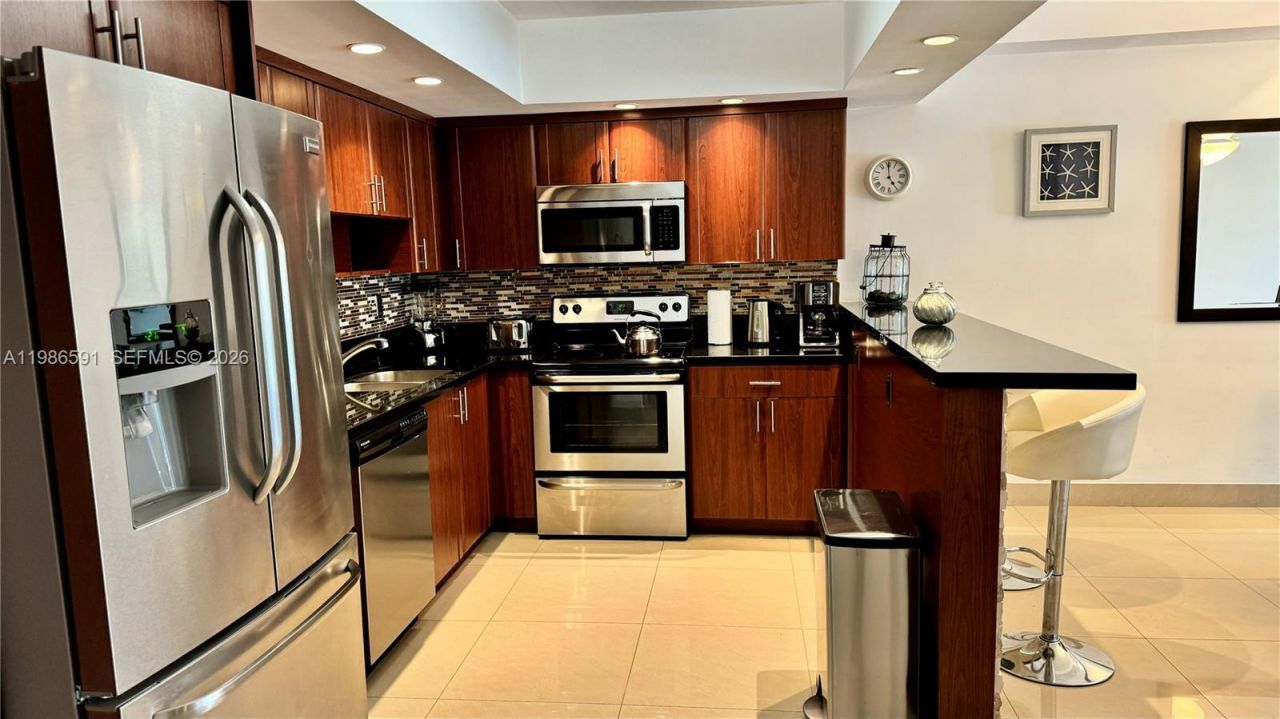 19370 Collins Ave , Unit 204, Sunny Isles Beach, FL 33160 Photo