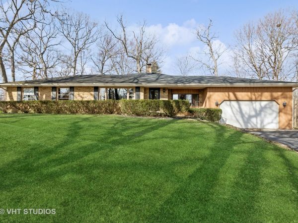 412 Warwick Road, Tower Lakes, IL 60010