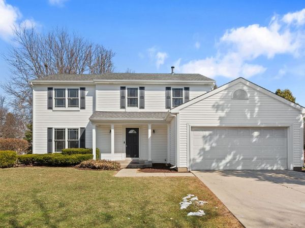 751 Aberdeen Lane , Buffalo Grove, IL 60089