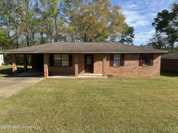108 A B Thompson Street, Summit, MS 39666