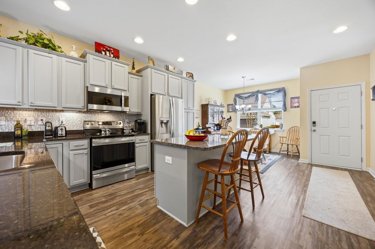 188 Machrie Loop Photo 13