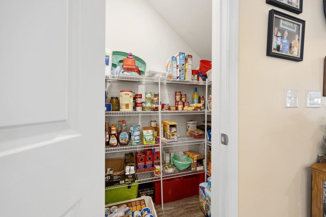 188 Machrie Loop Photo 14