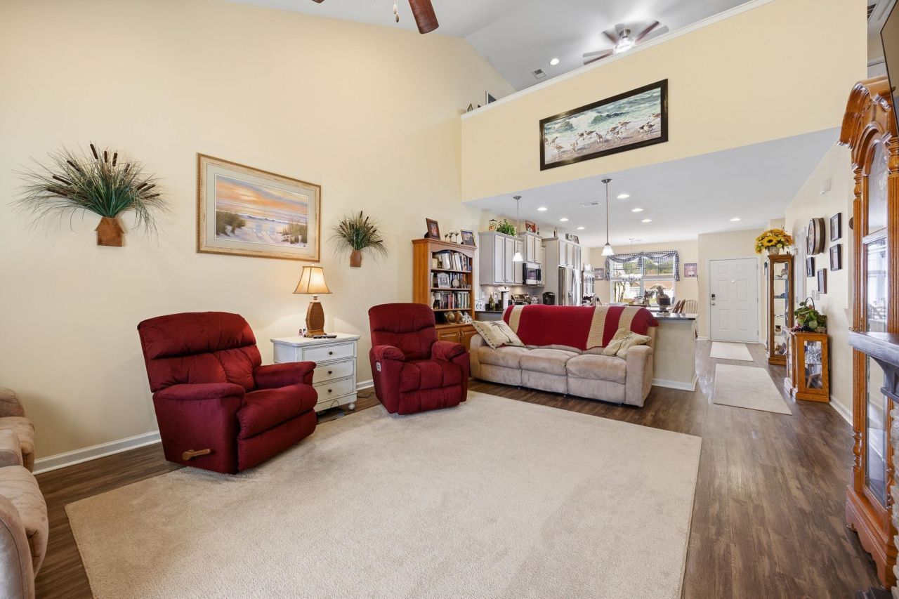 188 Machrie Loop Photo 19