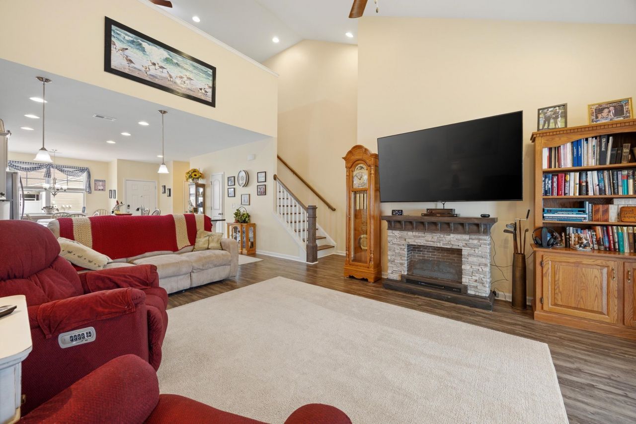 188 Machrie Loop Photo 20