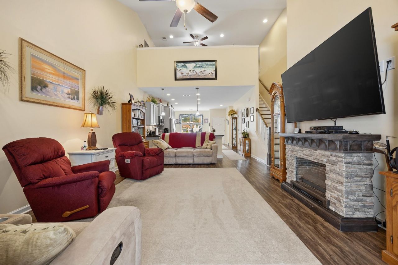 188 Machrie Loop Photo 21