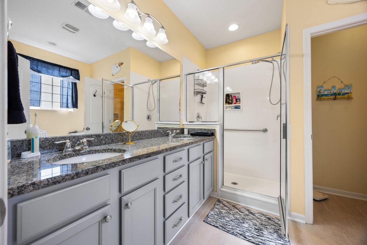 188 Machrie Loop Photo 24