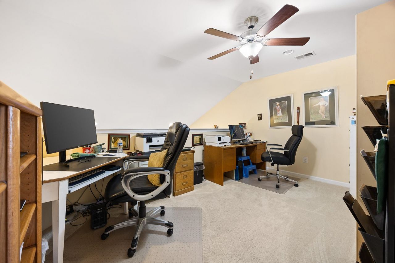 188 Machrie Loop Photo 28