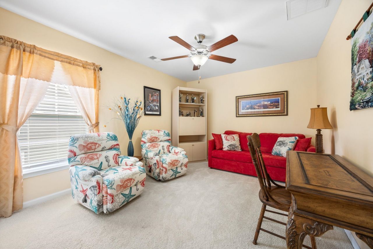 188 Machrie Loop Photo 31