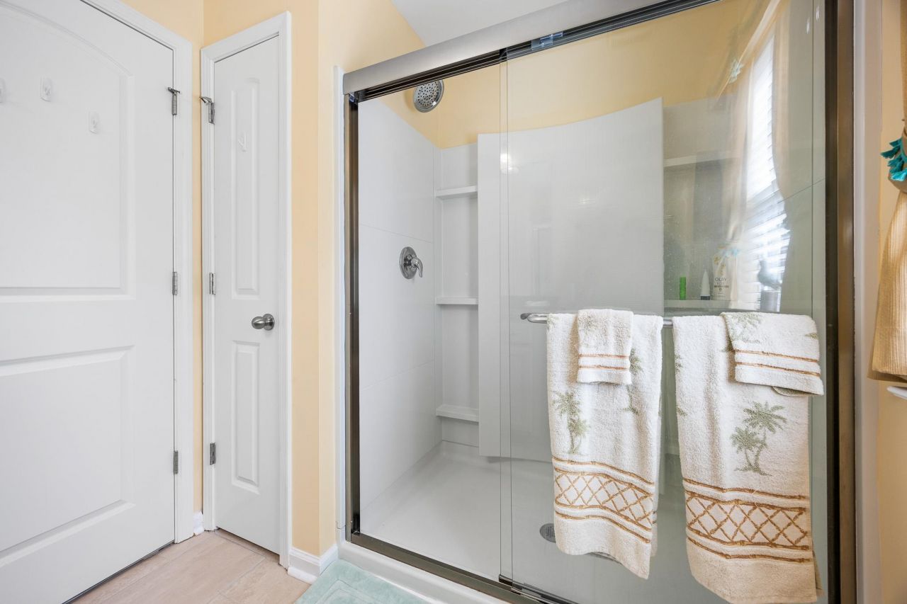 188 Machrie Loop Photo 33