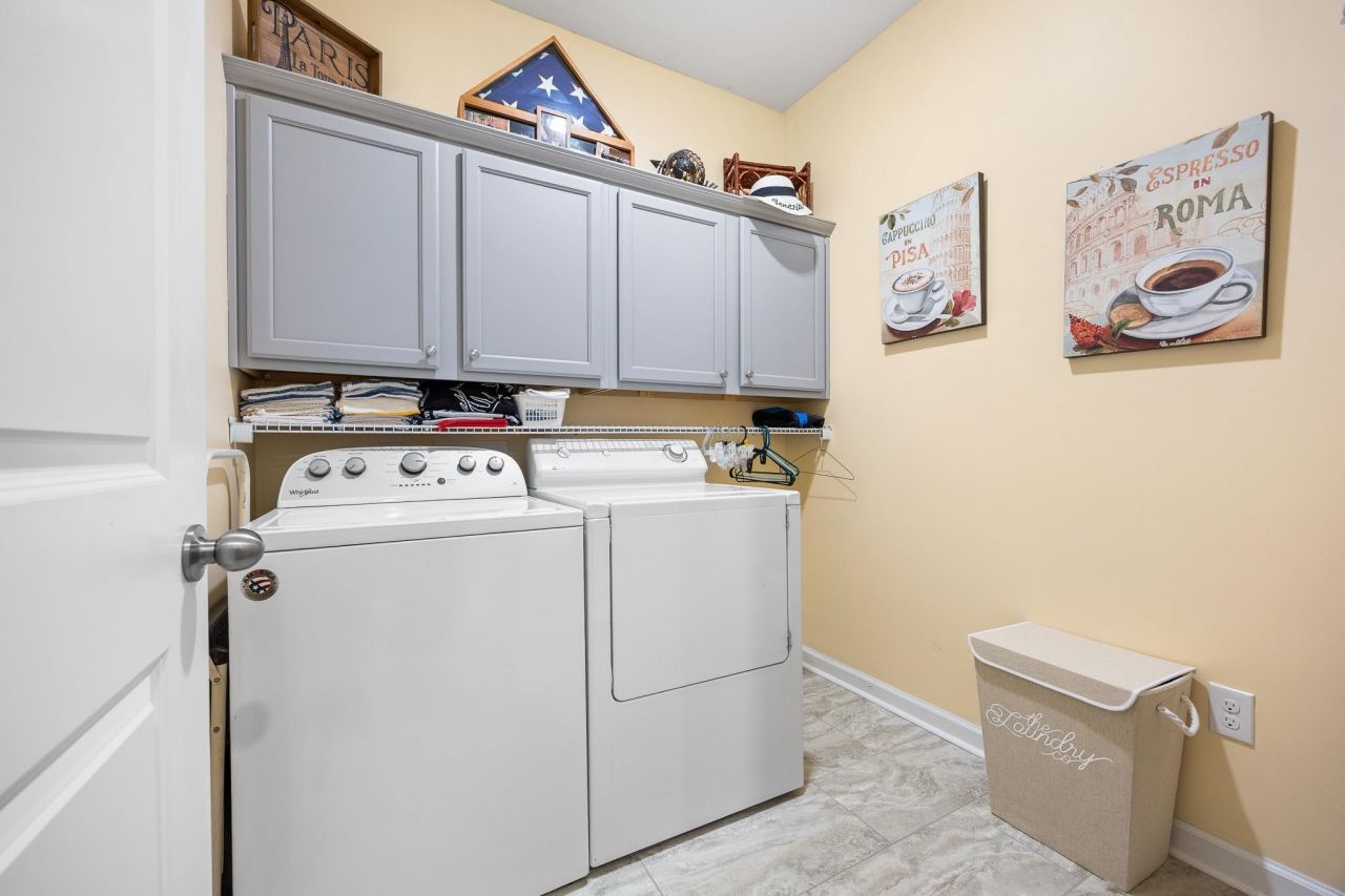 188 Machrie Loop Photo 34