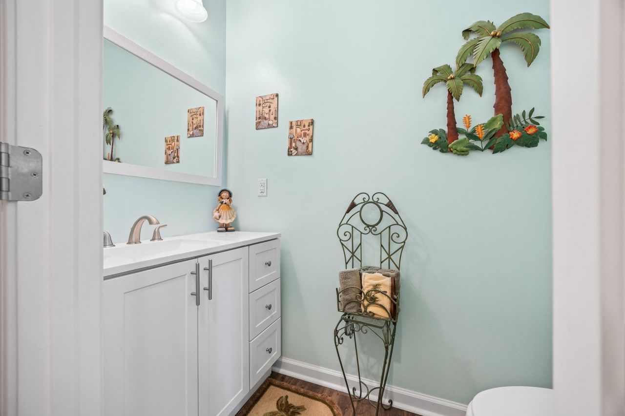 188 Machrie Loop Photo 35