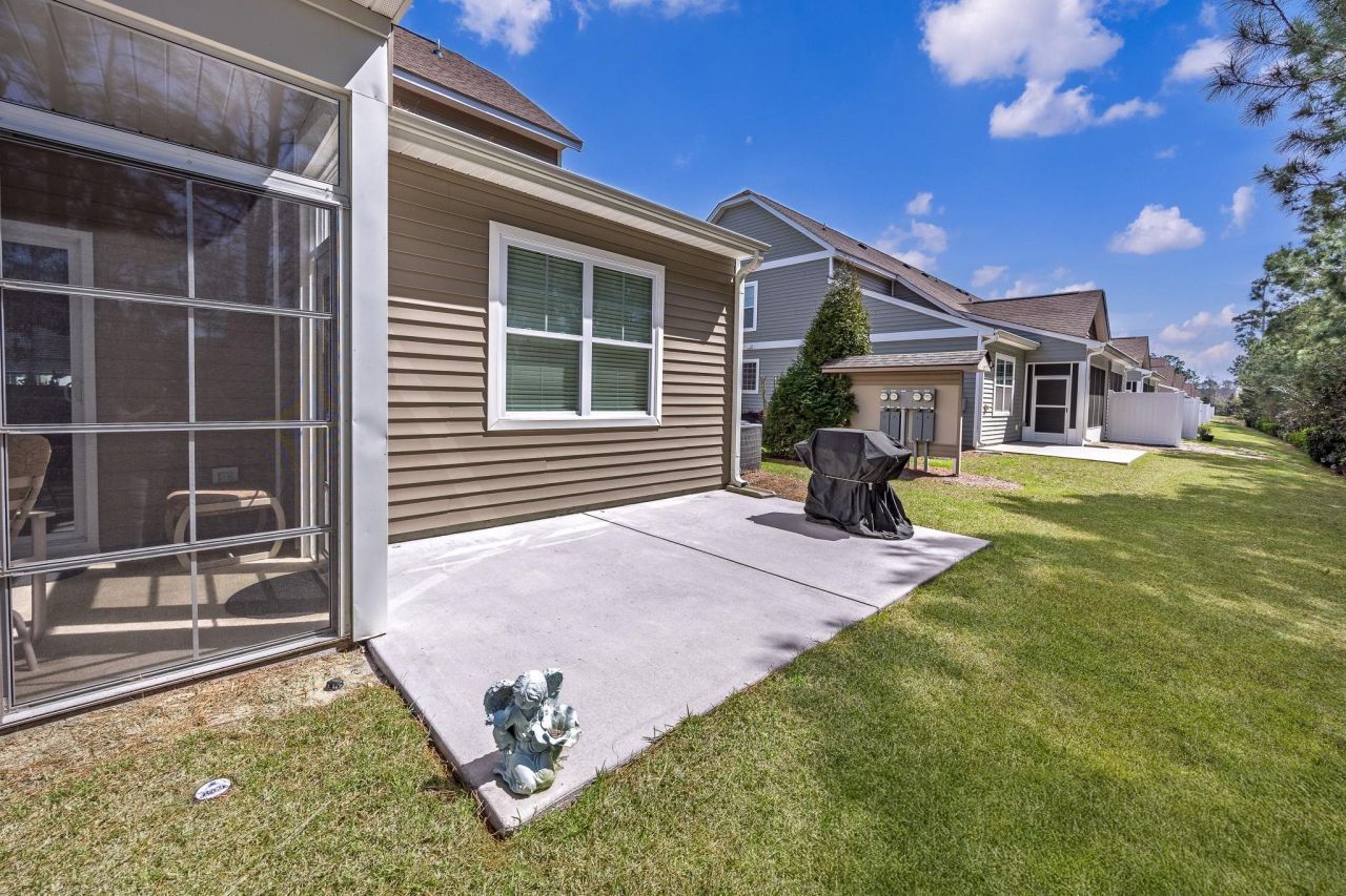 188 Machrie Loop Photo 43