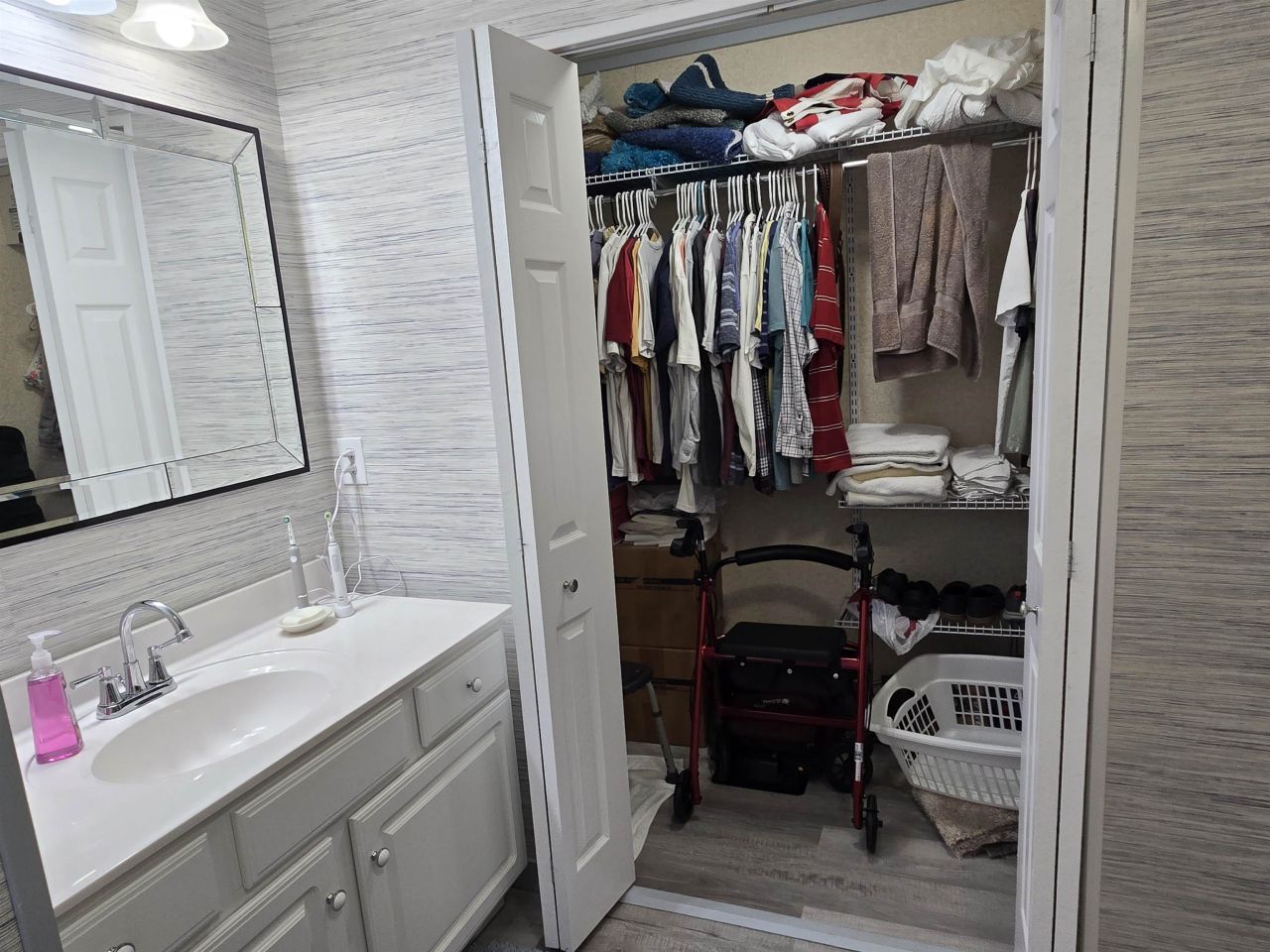 420 Delton Dr. Photo 18