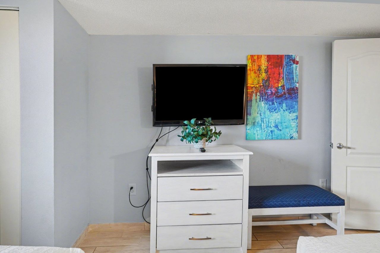 2504 N Ocean Blvd.  Photo 17