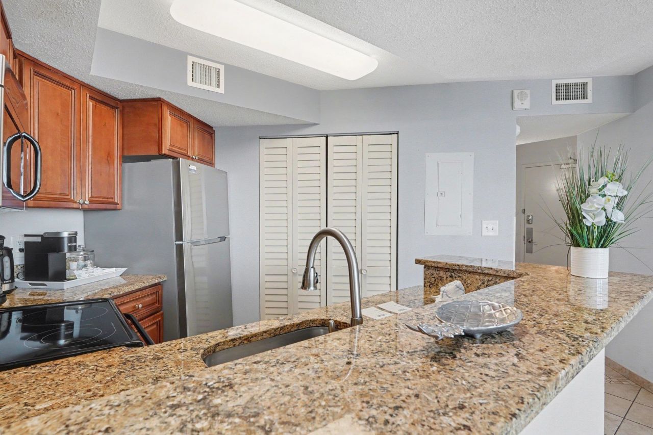 2504 N Ocean Blvd.  Photo 8