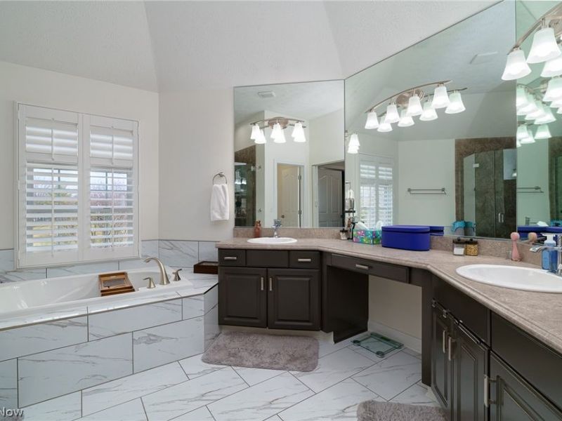 21711 Woodfield Trail , Strongsville, OH 44149 Photo 28