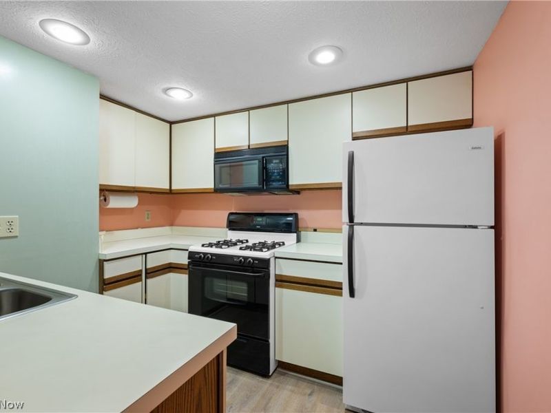 2141 Pinebrook Trail , Cuyahoga Falls, OH 44223 Photo 13