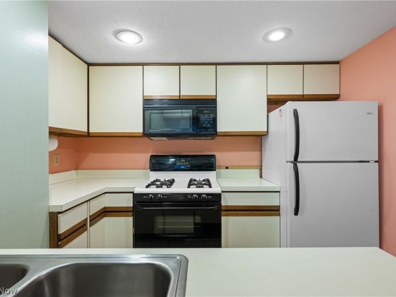 2141 Pinebrook Trail , Cuyahoga Falls, OH 44223 Photo 15