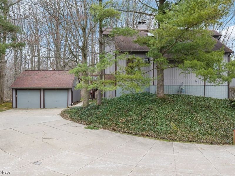 2141 Pinebrook Trail , Cuyahoga Falls, OH 44223 Photo 3