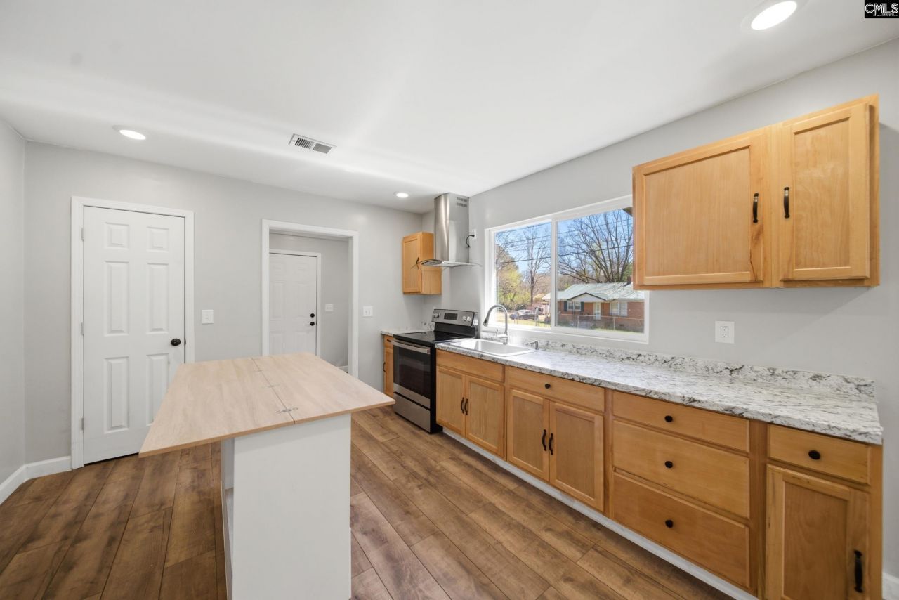 2309 Wallace Street  Photo 5