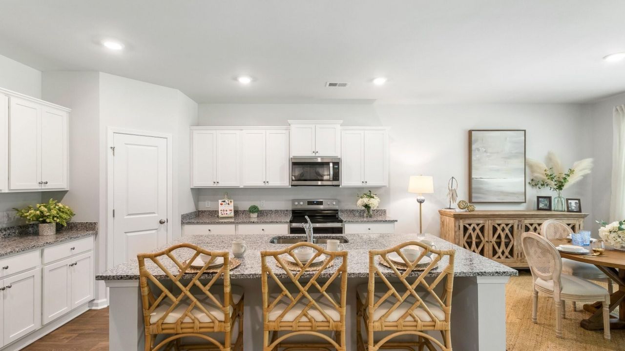 3919 Aberfeldy Lane Photo 3