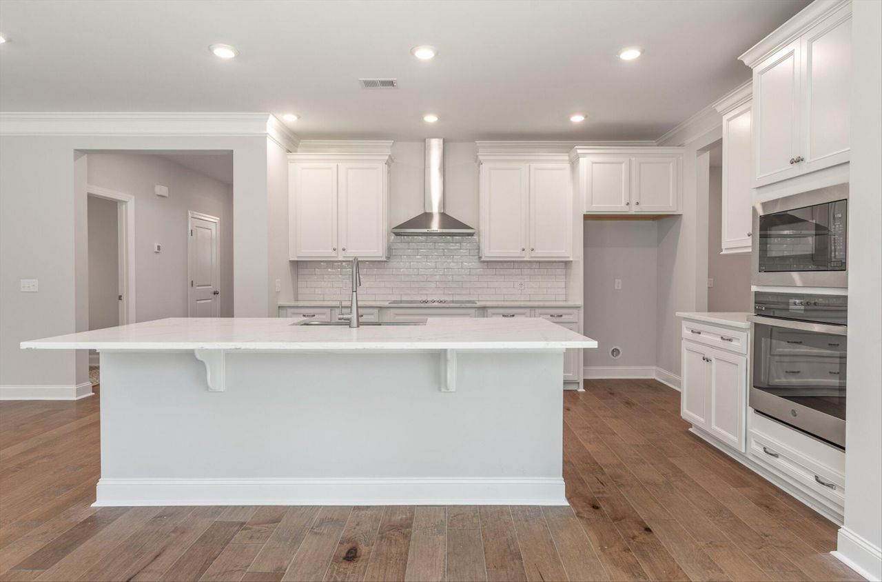 284 Huguenot Trail Photo 5