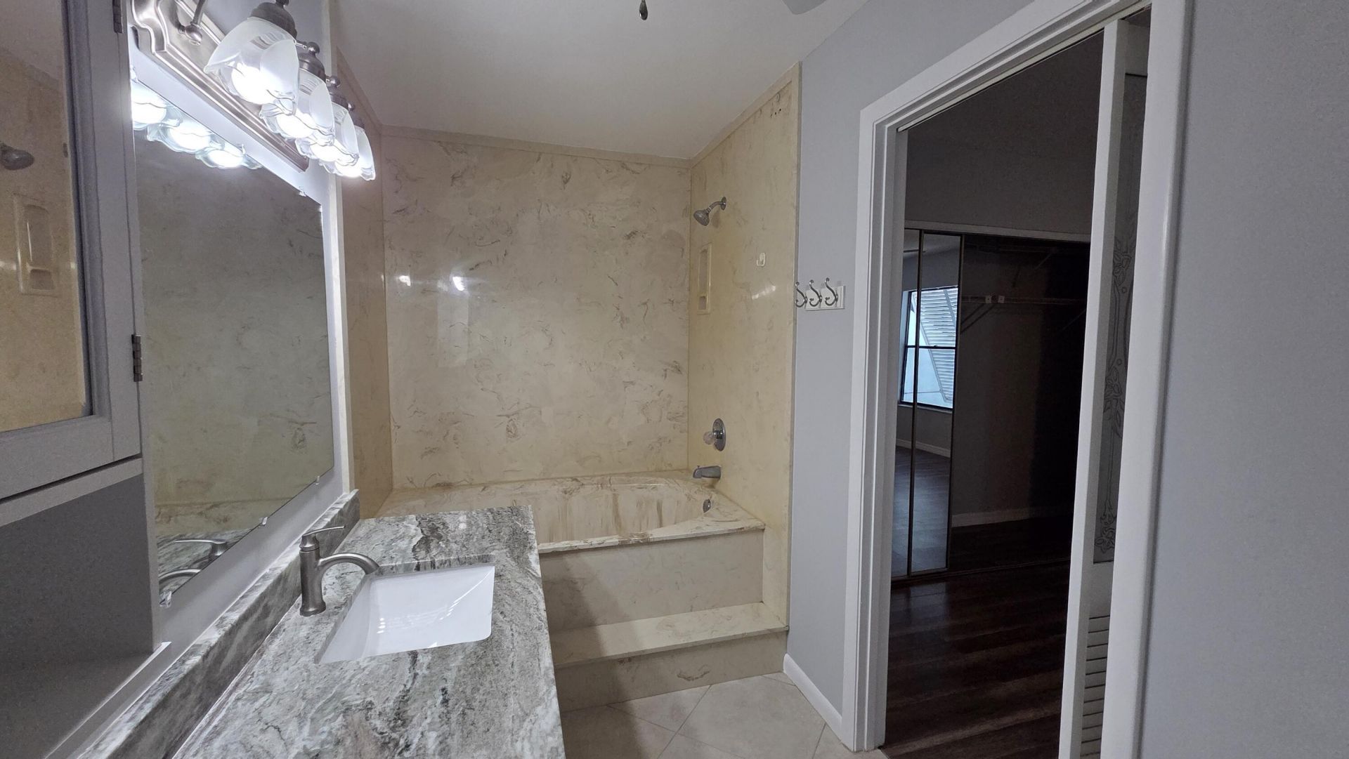 1212 Breezy Way, Unit 7h, Sebastian, FL 32958 Photo