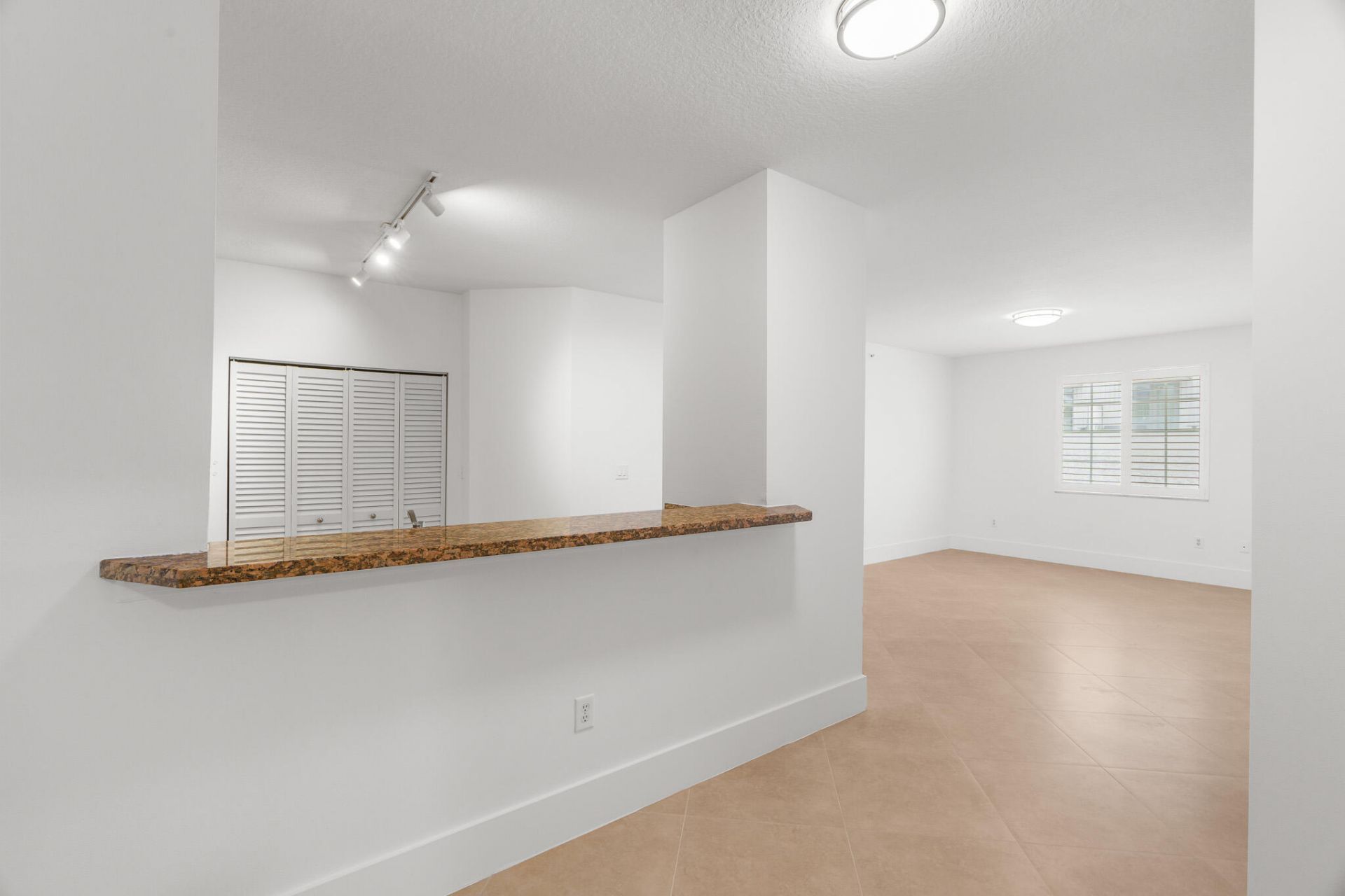 250 NE 3rd Avenue, Unit 1207, Delray Beach, FL 33444 Photo