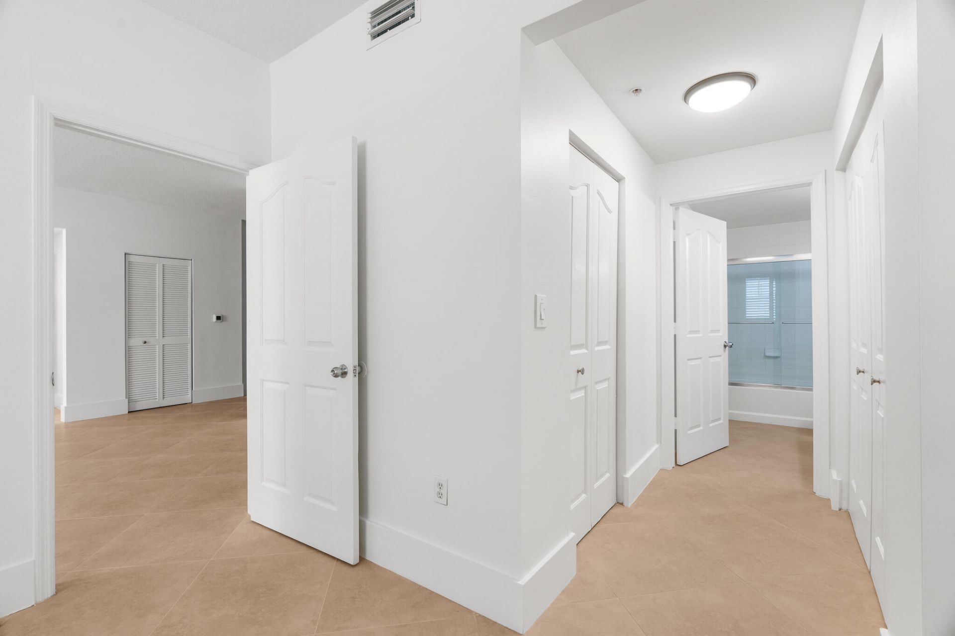 250 NE 3rd Avenue, Unit 1207, Delray Beach, FL 33444 Photo