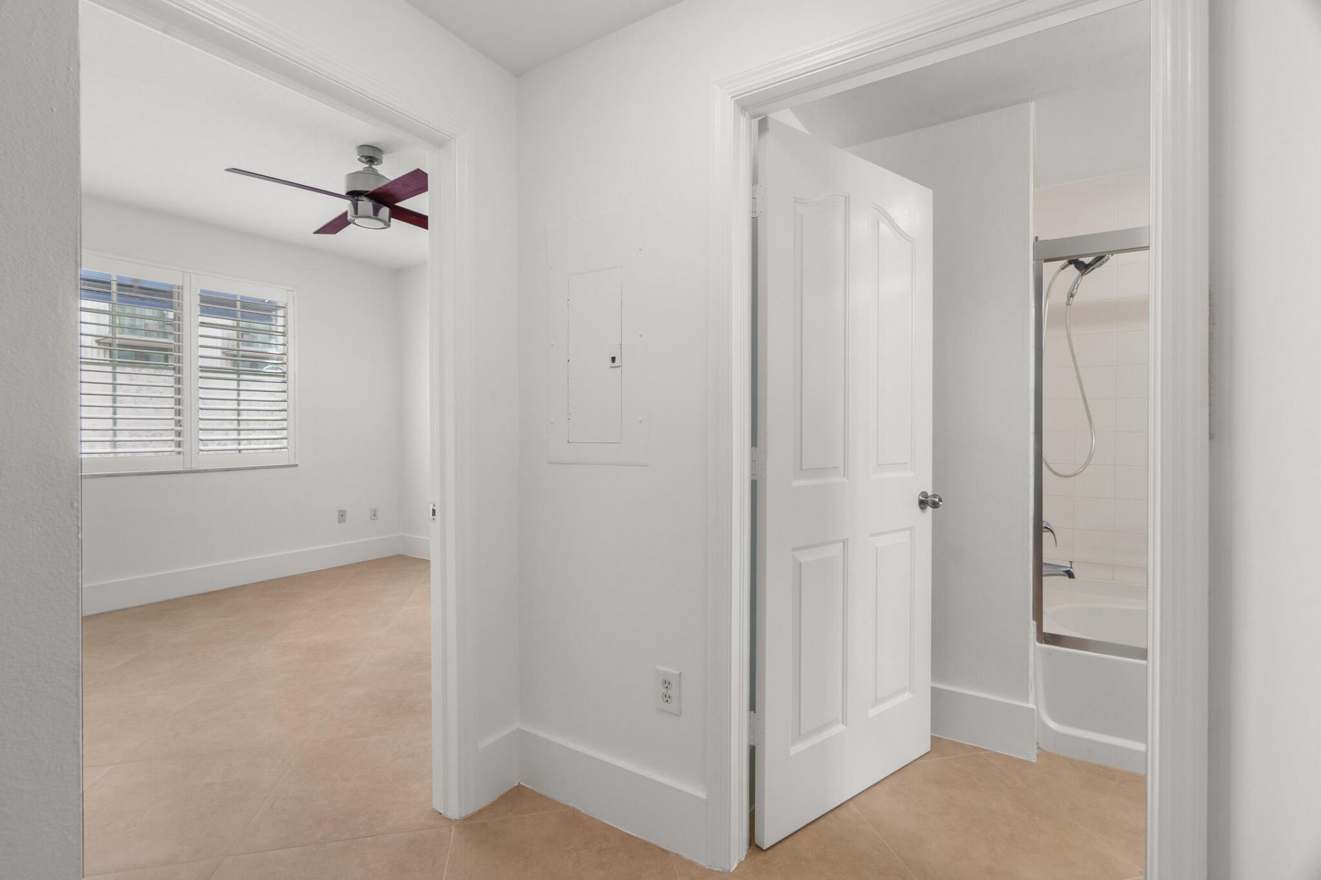 250 NE 3rd Avenue, Unit 1207, Delray Beach, FL 33444 Photo