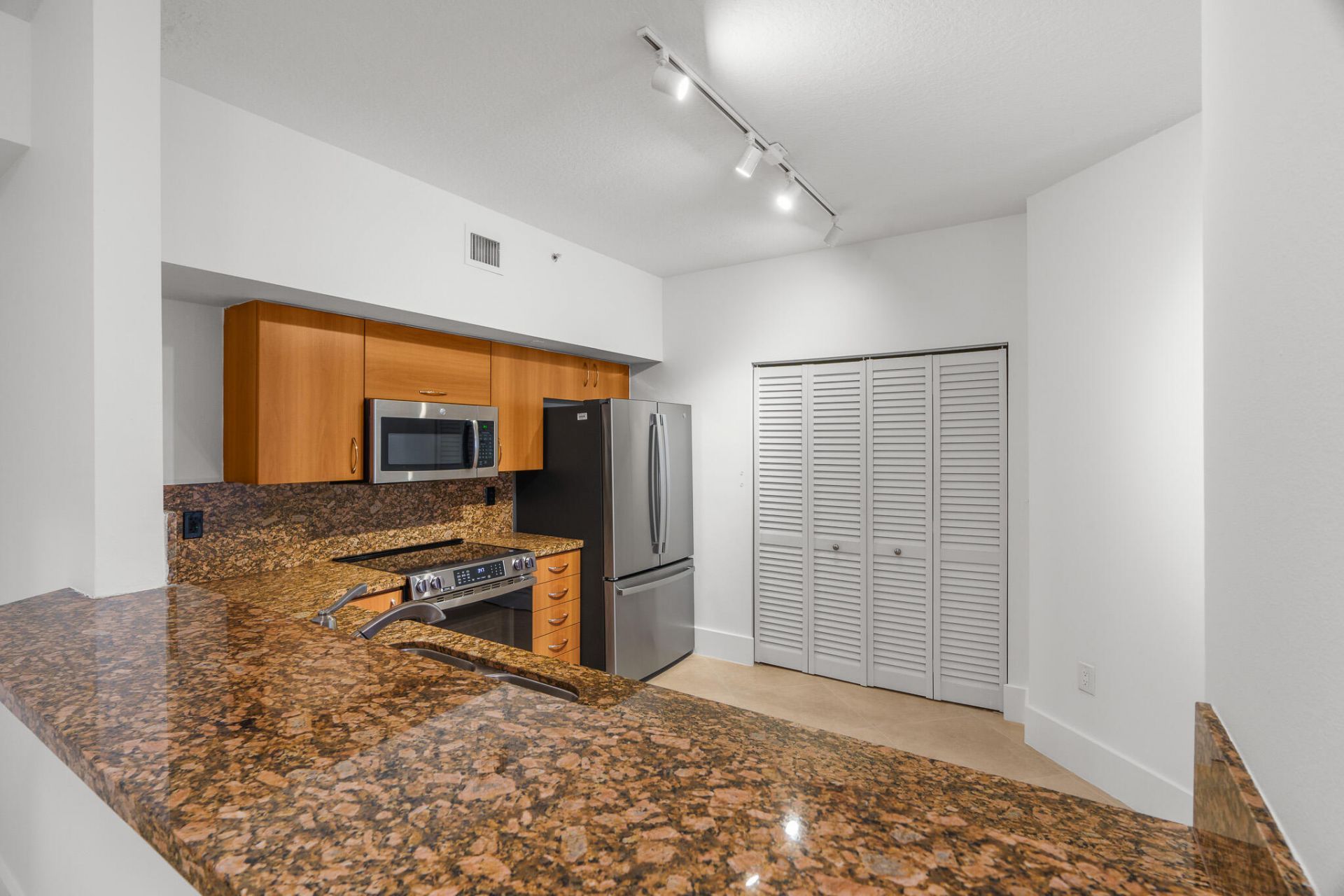 250 NE 3rd Avenue, Unit 1207, Delray Beach, FL 33444 Photo