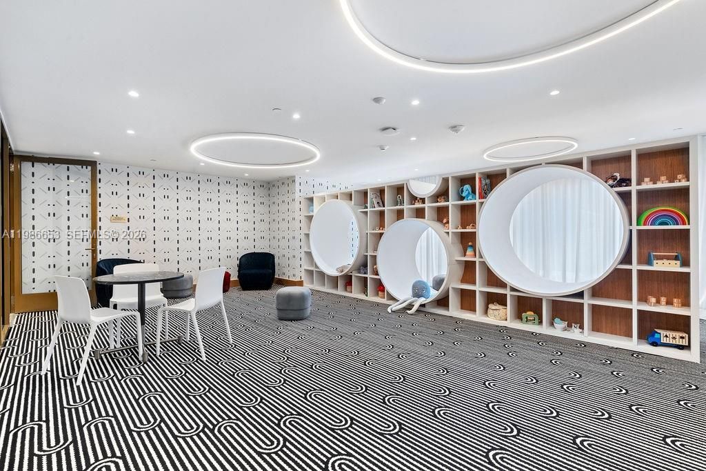 2678 Tigertail Ave , Unit PH1, Miami, FL 33133 Photo