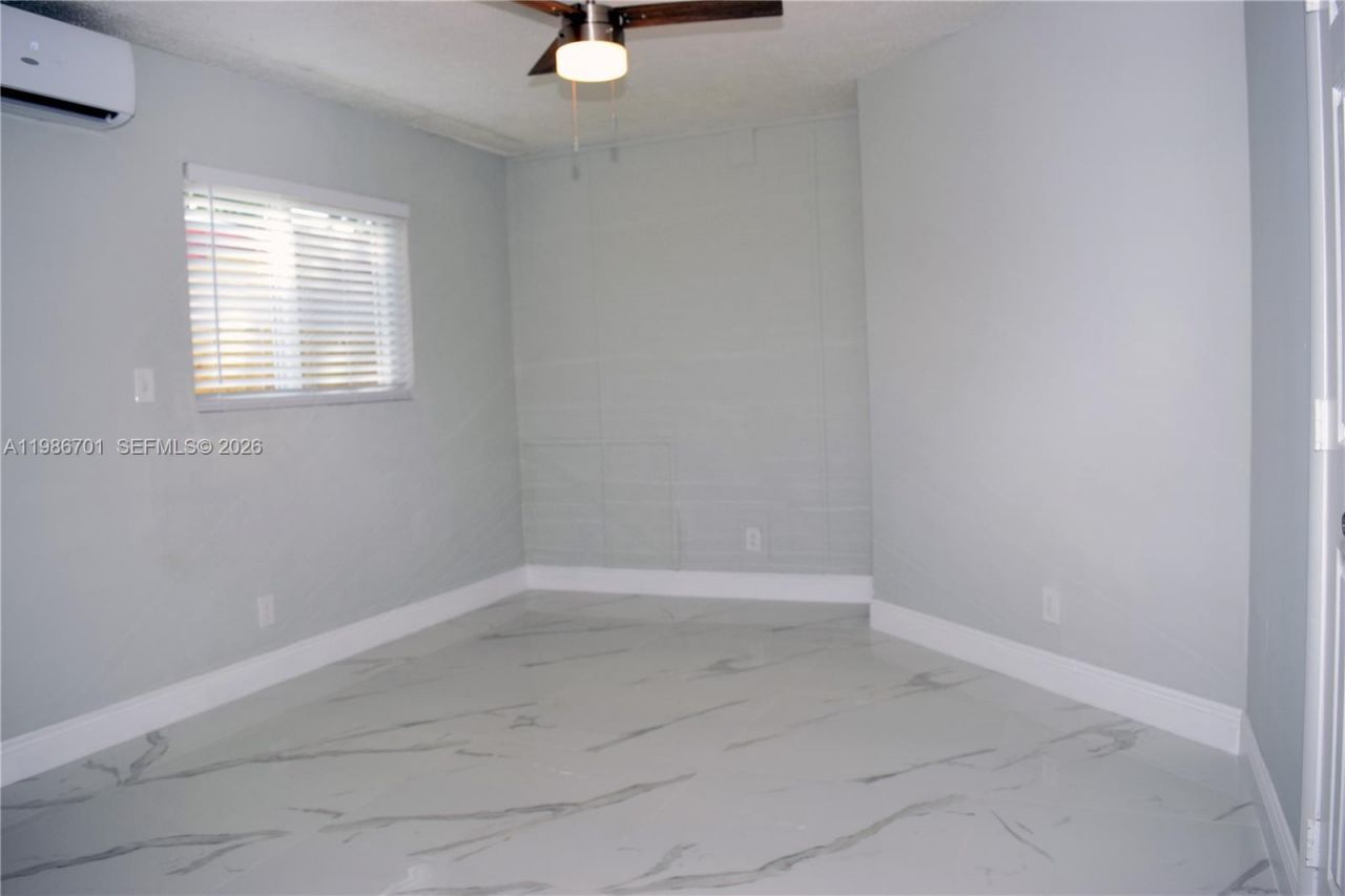 622 NE 6th St , Unit 2, Hallandale Beach, FL 33009 Photo