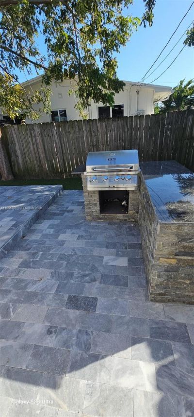 622 NE 6th St , Unit 2, Hallandale Beach, FL 33009 Photo