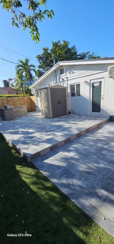 622 NE 6th St , Unit 2, Hallandale Beach, FL 33009 Photo