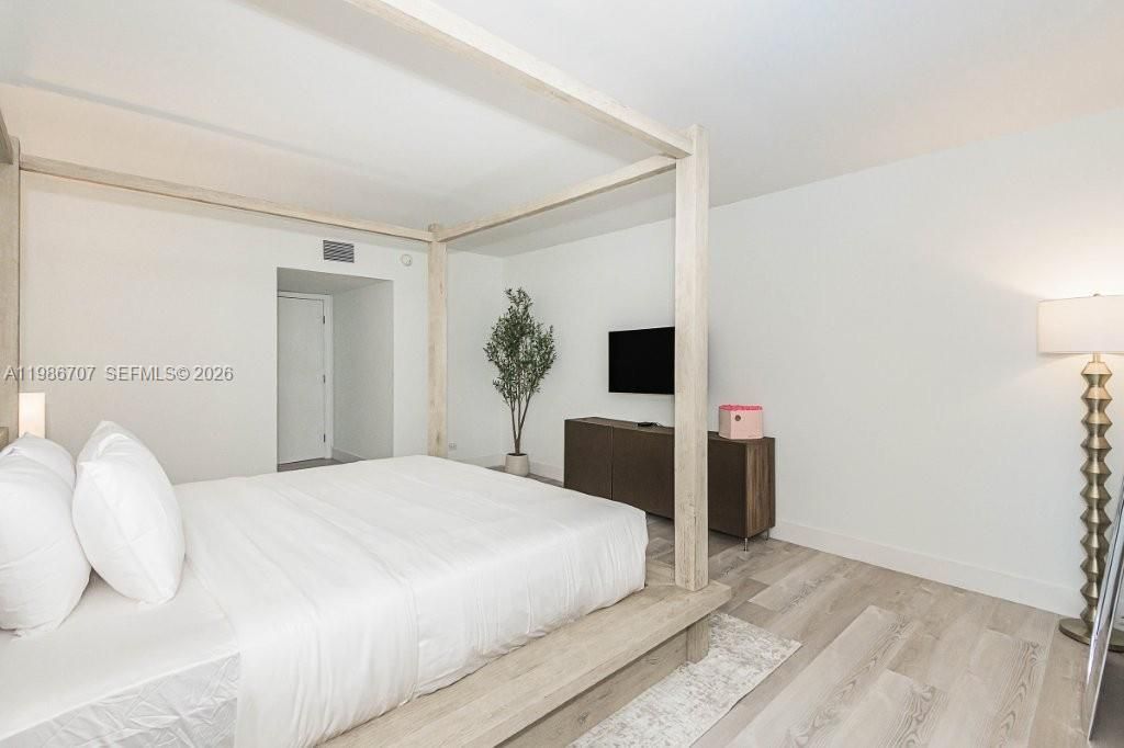 2301 Collins Ave , Unit 401, Miami Beach, FL 33139 Photo