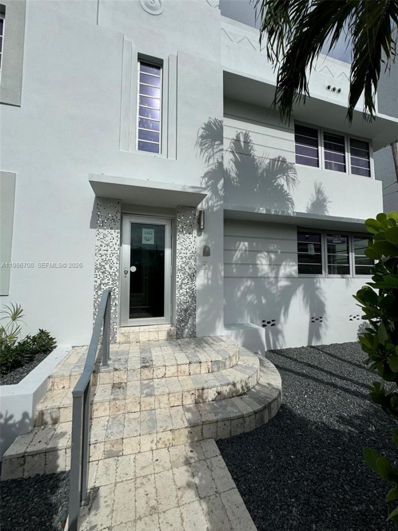 1560 West Ave , Unit 4, Miami Beach, FL 33139 Photo