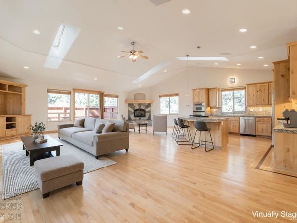1040 Truckee Drive, South Lake Tahoe, CA 96150