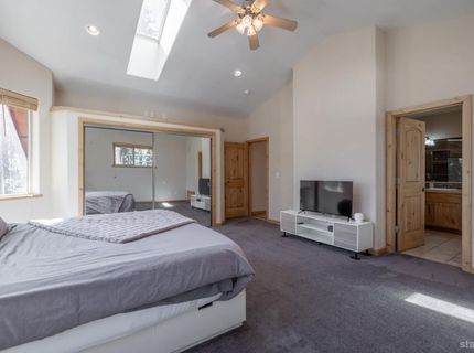 1040 Truckee Drive, South Lake Tahoe, CA 96150 Photo